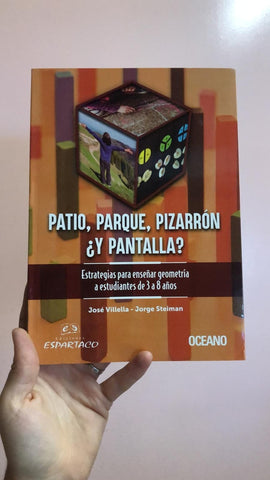 Patio, parque, pizarron ¿y pantalla? | José  Villella